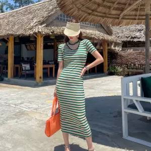 여자 컬러풀 줄무늬 여름 휴양지룩 슬림반팔 롱원피스