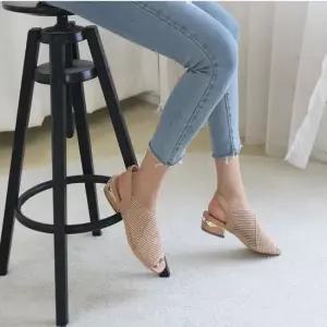 여성 여름 메쉬페브릭 통굽 로우힐 슬리퍼 쪼리 2컬러 스트랩샌들 웨지힐샌들 협력업체02