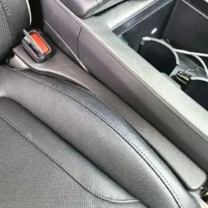 앞좌석가림막 차량 시트 틈새막이 1P 블랙