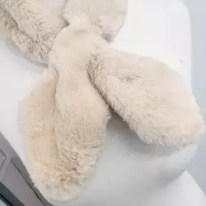 부드러운 토끼털 감촉 크로스 숄 겨울 방한 데일리 패션 여성 방한용품 외출용