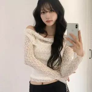 [하프클럽/옷자락]여자 슬림핏 레이스 시스루 오프숄더 폴리스판 티셔츠