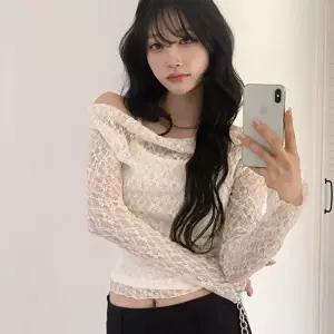 [옷자락]여자 슬림핏 레이스 시스루 오프숄더 폴리스판 티셔츠