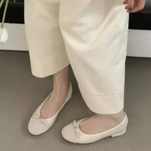 앞코 배색 쿠션 둥근코 리본 플랫 슈즈