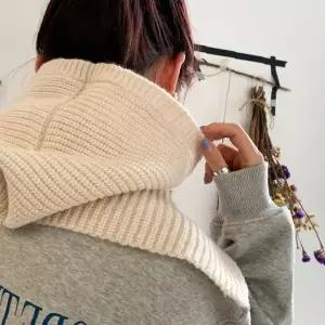 후드 일체형 니트 넥워머 겨울 방한 목도리 모자 세트 보온 실내외 착용 가능