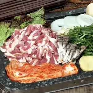 깨끗하고 신선한 생오리로스 500g