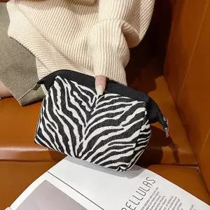 [비투비월드]지브라 패턴 파우치 1_43