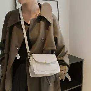 [비투비월드]프시케 가죽 크로스백(아이보리) 숄더백