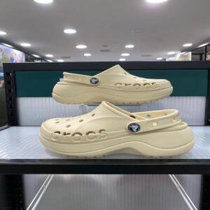 [크록스] 바야 플랫폼 클로그 208186-11S 윈터화이트