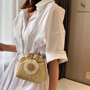 라탄 미니 크로스 백 해바라기 복조리 가방 클러치 여름 휴양지 카키