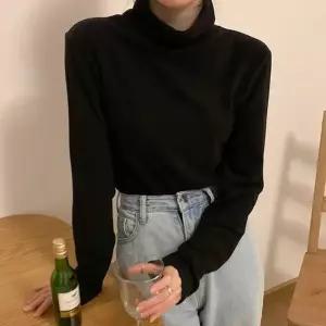 ONM 무지 소프트 베이직 폴라 크롭티셔츠 기모안감 이너룩