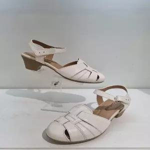 [에스콰이아][에스콰이아] 여성 발편한 세미캐주얼 샌들 굽5센치 YAEMSD814 (P003555629)