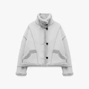 [마리끌레르](의정부점)하이넥 스웨이드 무스탕 자켓(MAFDJK11MLG)