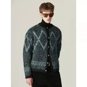 [비욘드클로젯][N ARCHIVE COLLECTION] 럭스 버튼 헤어리 라운드 가디건 블랙