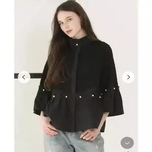 [손정완](타임스퀘어점패션관)러플 진주 레이스 셔츠ZDR5151190