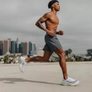 써코니 엔돌핀 프로 5 카본플레이트 남자 대회용 런닝화 마라톤화 S21064-101