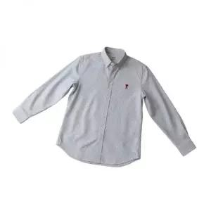 [아미] 하트 로고 스트라이프 옥스포드 셔츠 블랙 BFUSH063 CO0087 153580907