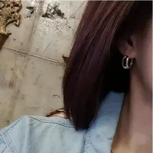 [골드스마일]SE196 여성 볼드 원터치 실버 이어링 심플 데일리 은귀걸이 (실버 925)