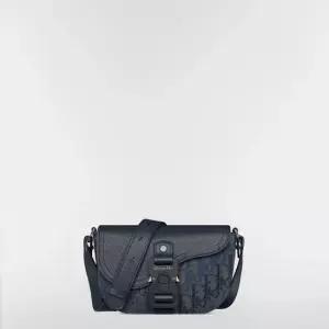 MUST IT_디올 Saddle 미니 플랩 스트랩백 - 딥 블루 Dior Oblique Trio 자카드 딥 블루 그레인 송아지 가죽