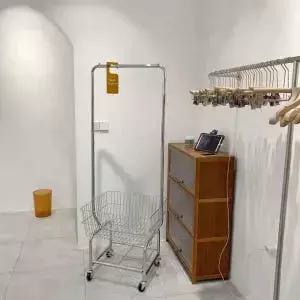 의류매장 이동식 옷걸이 옷 의류걸이 바구니 진열대 행거 코트랙 리