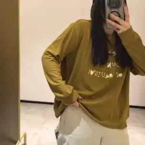 여성용 이너 동계 프린트 덕기모 레터링 반폴라 상의 티 데일룩 DAOL4