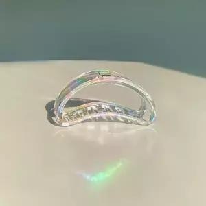 오로라 홀로그램 투명 반달 헤어 집게핀