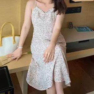 [옷은날개] 안감있는 플라워 민소매 끈나시 원피스 나들이룩