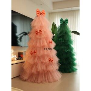 크리스마스트리 특이한 핑크 장식 카페 인테리어 데코 겨울 매장 성탄절