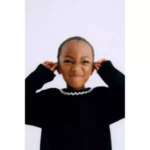 [국내배송] 자라 ZARA 물결무늬 니트 스웨터 - 블랙 938477