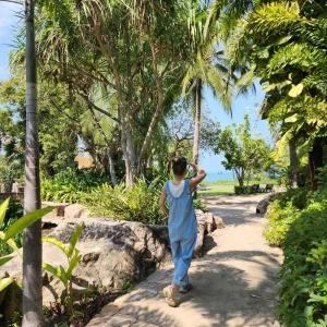 스타일 여자 여름 루즈 샤링 연청 점프수트