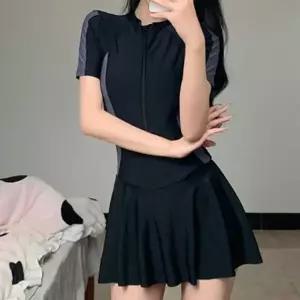 플레어 원피스형 배색 래쉬가드 점프수트 수영복