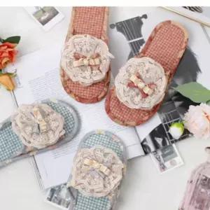 여성용 폭신한 면 실내화 세탁가능 거실화 코사지 쿠션 이중쿠션
