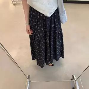 스파이더맨 여성 스커트 캐주얼 가을 빈티지 중기장 허리밴딩 A라인 슬림핏 OPH3