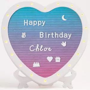 LED 조명이 내장된 하트 모양 펠트 레터 보드 663개의 미리 자른 글자가 있는 10x10 라이트 업 메시지