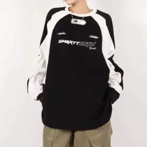 [옷은날개] 오버핏 영문 레터링 맨투맨 티셔츠 배색라인 스포티