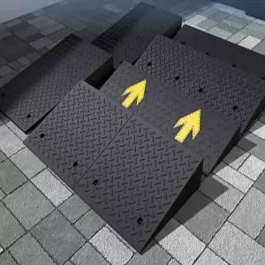 고무 경사판 진입판 방지턱 계단 발판 차량 진입 보조