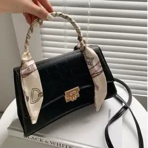 여성 정장 오피스 숄더백 버클 미니 핸드백 크로스백 데일리 가방 여자