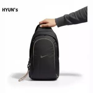 MUST IT_NIKE 스포츠웨어 에센셜 슬링백 DJ9796-010) NK NSW ESSENTIALS SLING BAG)
