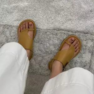 [에이치플러스몰]스트랩 플립플랍 샌들 여성 데일리화 6SS