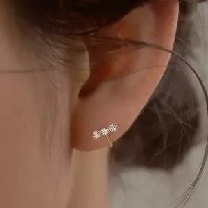 [더블유비엘][아이유 착용]14k post 케루빅 원터치 링귀걸이