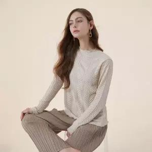 [플리츠미](의정부점)로맨틱 자수 플리츠 블라우스_HPBLS124H02