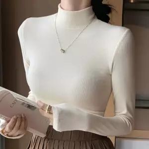 ONM 유니크 트랜디 여성 슬림핏 골지니트 반폴라 티셔츠