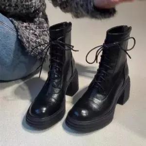 여사친 워커힐 슈즈 통굽 워커 스트랩 옆 지퍼 스판 앵클 슬림 부츠 BE5