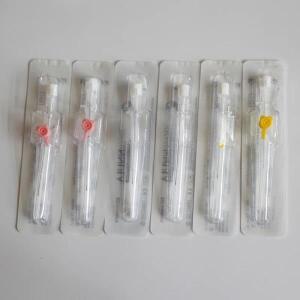 의대생 주사 포트 및 날개가 있는 IV 카테터 10-50개 멸균 20G 22G 24G 수의학 장비