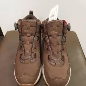 레드페이스 HC12 콘트라레인지미드등산화 콘트라레인지미드등산화 RESGMCX23100