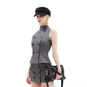 HILLDA 테일러드 하프넥 버튼 베스트 [그레이] 2064764