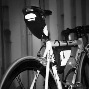 (사이즈 1.5L)방수 방습 자전거 안장 가방 반사 기능 안장백 용품 핸들바가방 자전거백팩 물통 거치대