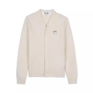 (꼼데가르송) FW25 공용 화이트하트 와펜 가디건 AX N066 051 NATURAL