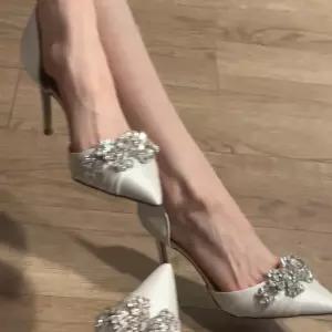 여성 하이힐 샌들 웨딩 파티힐 봄여름 신발 구두 패션 스트랩 슈즈 여름샌들