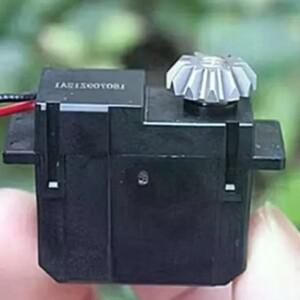 미니 출력 DC 감속 모터는 로봇 헬리콥터 비행기 자동차 보트 DIY 용 서보 모터처럼 보입니다.