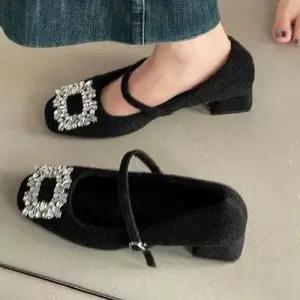 엘럽 여사친 춘추 오피스룩 단화 하이힐 통굽 샌들 스웨이드 메리제인 버클 큐빅 원템3